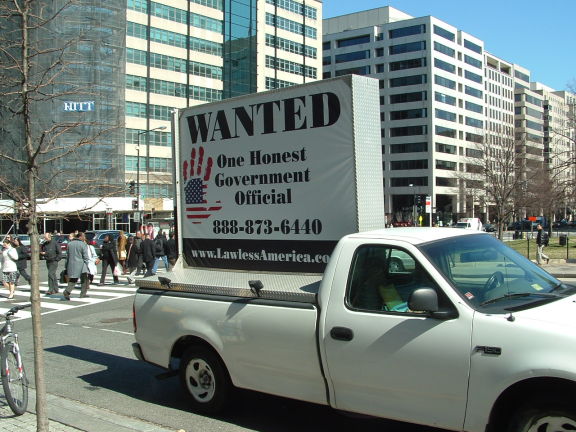dc-washington-2011-03-01-wanted-one-honest-government-official-billboard-big 10-575w