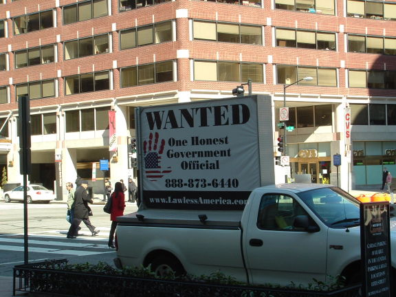 dc-washington-2011-03-01-wanted-one-honest-government-official-billboard-big 11-575w