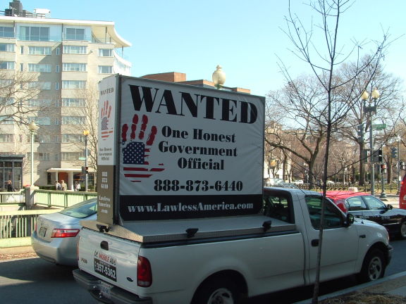 dc-washington-2011-03-01-wanted-one-honest-government-official-billboard-big 7-575w