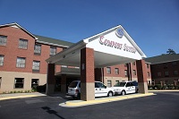north-carolina-raleigh-lawless-america-movie-trip-2012-06-17-comfort-suites-hotel-002-200w