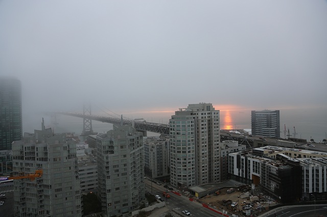 California-San-Francisco-Sunrise-at-Bay-Bridge-Lawless-America-Movie-2012-09-25 002-640w