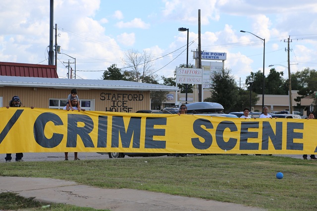 texas-houston-stafford-ice-house-crime-scene-lawless-america-movie-2012-10-25 192-640w